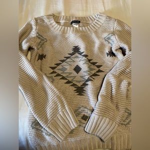 Venus sweater. Large. Slight pull on back.